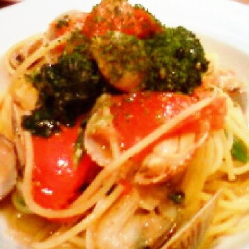 ほうれん草と完熟トマトのボンゴレ(モンクール)