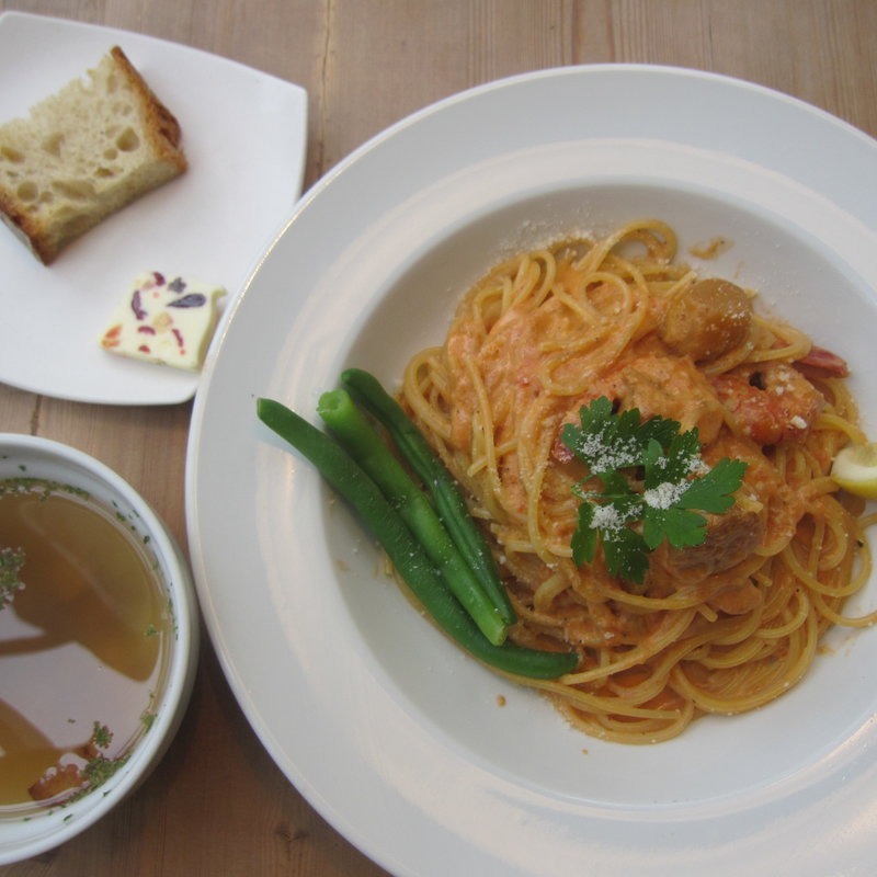 帆立と海老のトマトクリームソース(Cafe Blue)