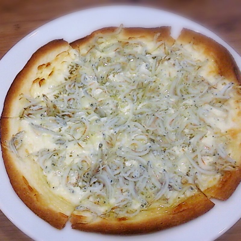 しらすのピザ(VILLAGE CAFE)