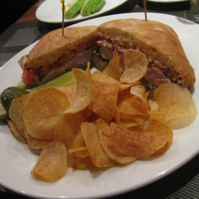 mahi mahi sandwich(Blue Fin)