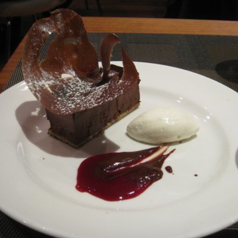 dark chocolate mousse torte(Blue Fin)