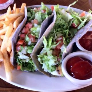 フィッシュタコス(Tiki's Grill )