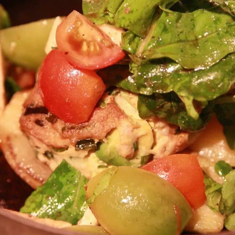 マグロとアボカドのハンバーグ(AGカフェ （AG cafe）)