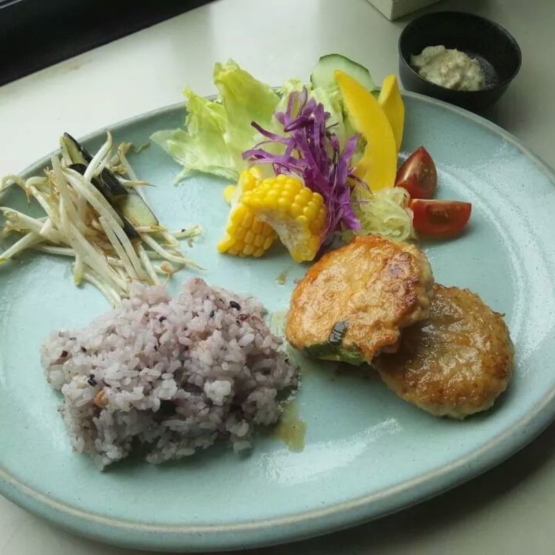 野菜たっぷりつくねハンバーグ(カフェまる （Caf?）)