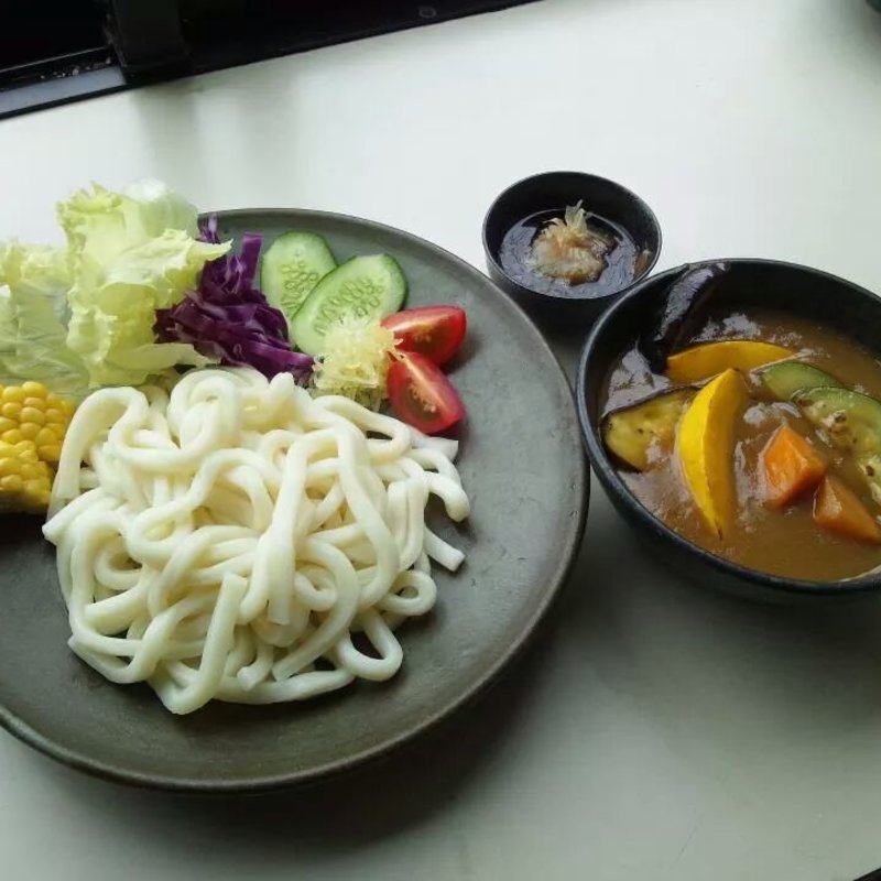 夏野菜ゴロゴロカレーうどん(カフェまる （Caf?）)