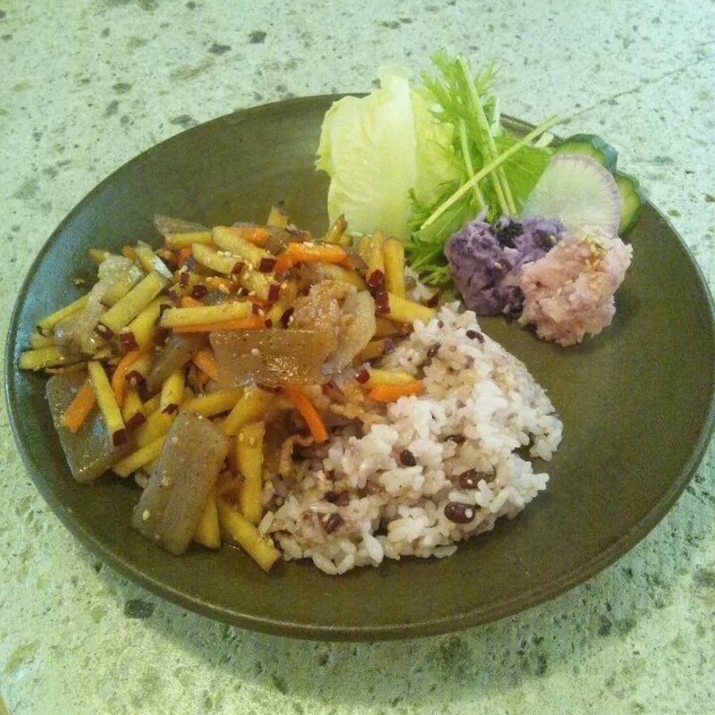 さつまいもと人参のきんぴら(カフェまる （Caf?）)