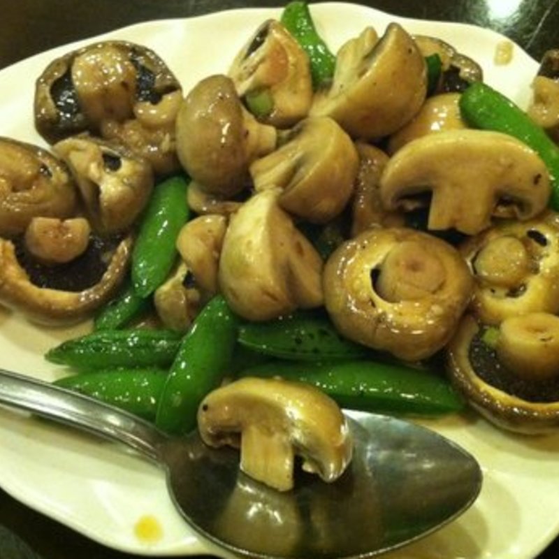Mushroom & Snap Pea Stir-fry(Little Village Noodle House)