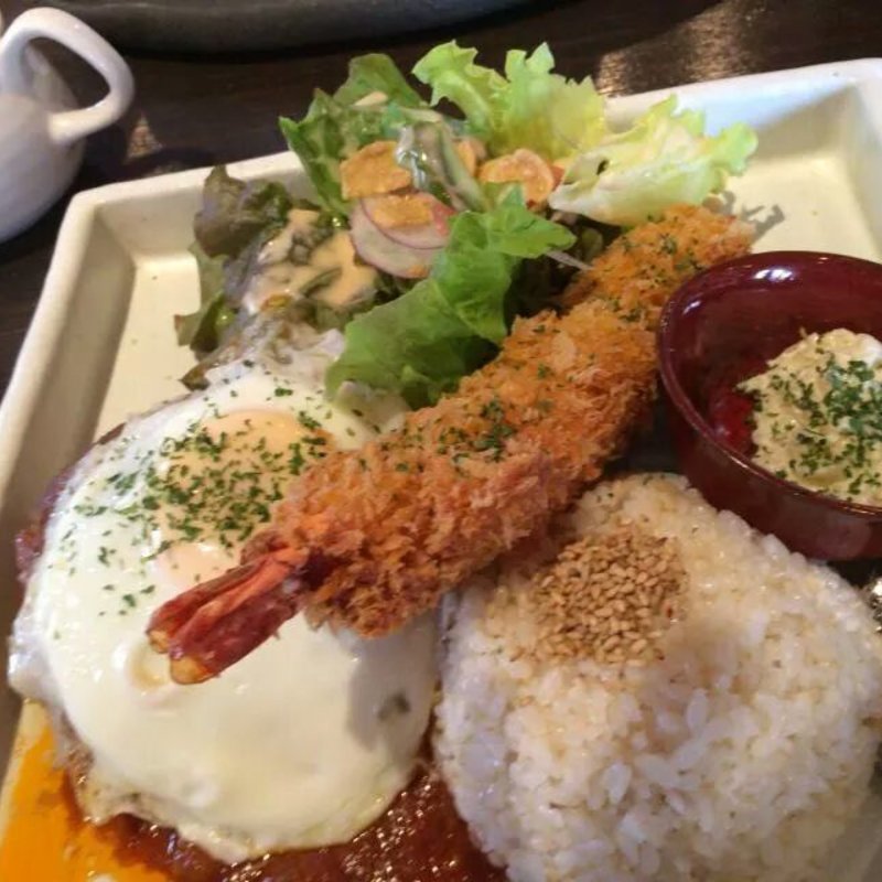 ジャンボ海老フライ定食(アンモナイト)