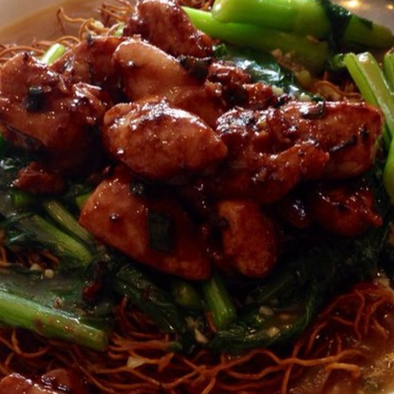 Minute Chicken Fried Noodle(Little Village Noodle House)