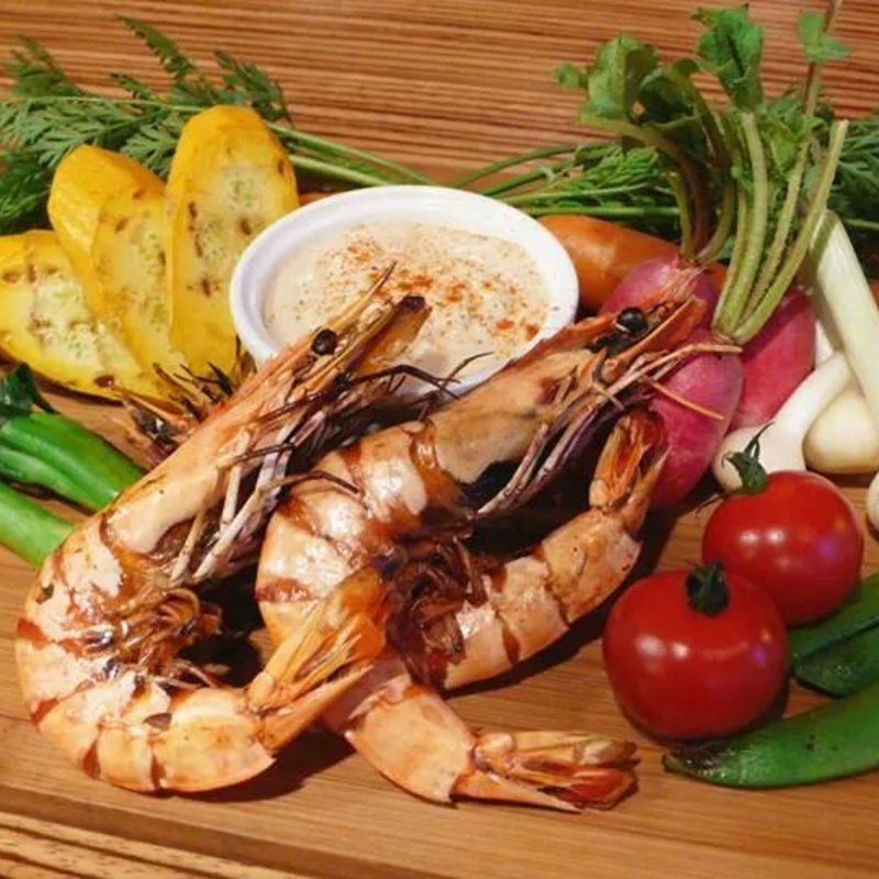 グリル海老と野菜のアイオリ(source)