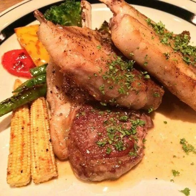 ラムチョップのグリル(source)