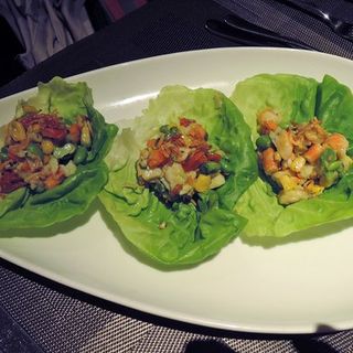 Lettuce wrap appetizer(Blue Fin)