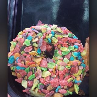 Fruity Pebble Donut(Torrance Bekery)