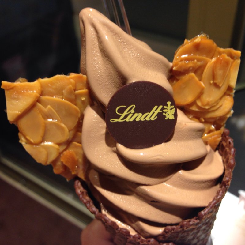 ソフトクリームショコラ(ダーク)(リンツ ショコラ ブティック＆カフェ 表参道 フラッグシップ)