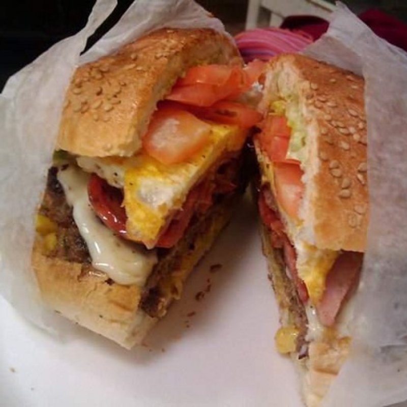 Goiana Burger(NEW YORK PAO DE QUEIJO)