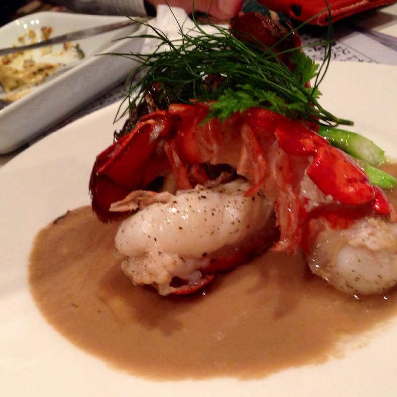  オマール海老のグリエ シャンピニオンソース(富士屋本店 ダイニングバー)