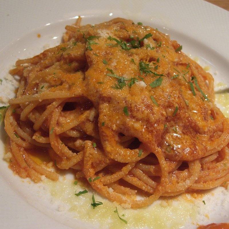 ピリッと辛いトマトのパスタ（手打ち）(ラ カサリンガ （La Casalinga）)