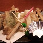 秋刀魚の梅肉揚げ　エリンギと長芋の天ぷら添え