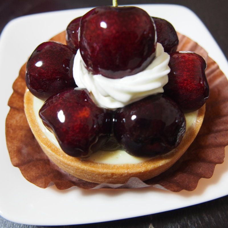 アメリカンチェリーのタルト(パティスリーエイル)