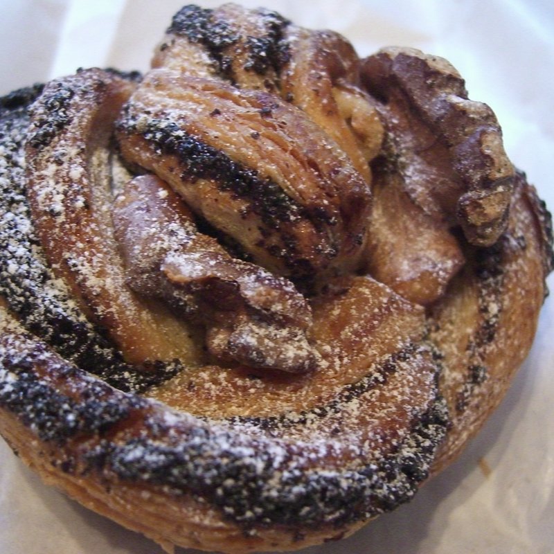 胡桃とケシの実のデニッシュ(パンとエスプレッソと)