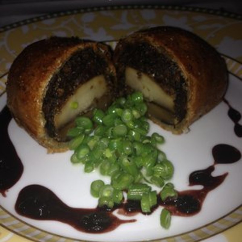 Mushroom Wellington vegetarian roasted mushroom, truffled mushroom duxelles, crisp puff pastry, vegetarian bordelaise(RIVER CAFE)