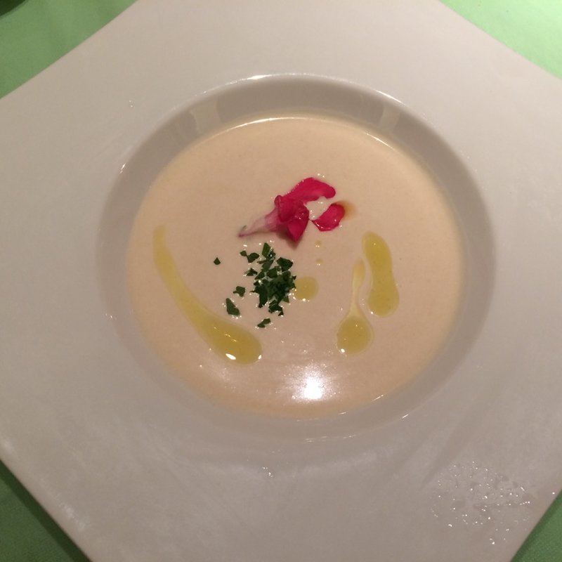 冷製じゃがいもの燻製スープ(Raby)