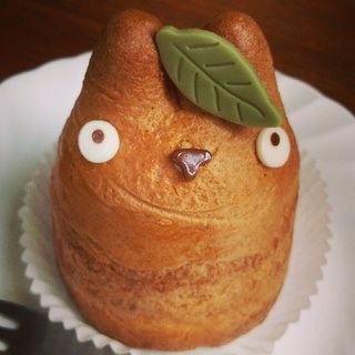 トトロシュークリーム( TOLO COFFE&BAKERY(トロ コーヒーアンドベーカリー))