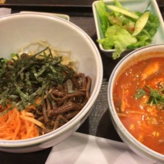 ビビンバ＆ユッケジャンスープ(陽山道 上野本店 （ヤンサンドウ）)