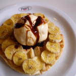 Banana Belgian Waffle(Fran's Cafe)