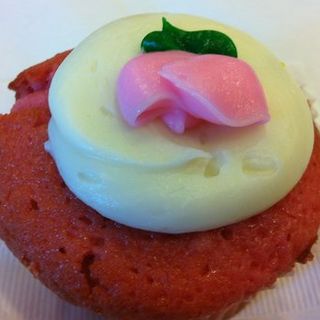 Strawberry Guava Cupcake(Hokulani Bake Shop)
