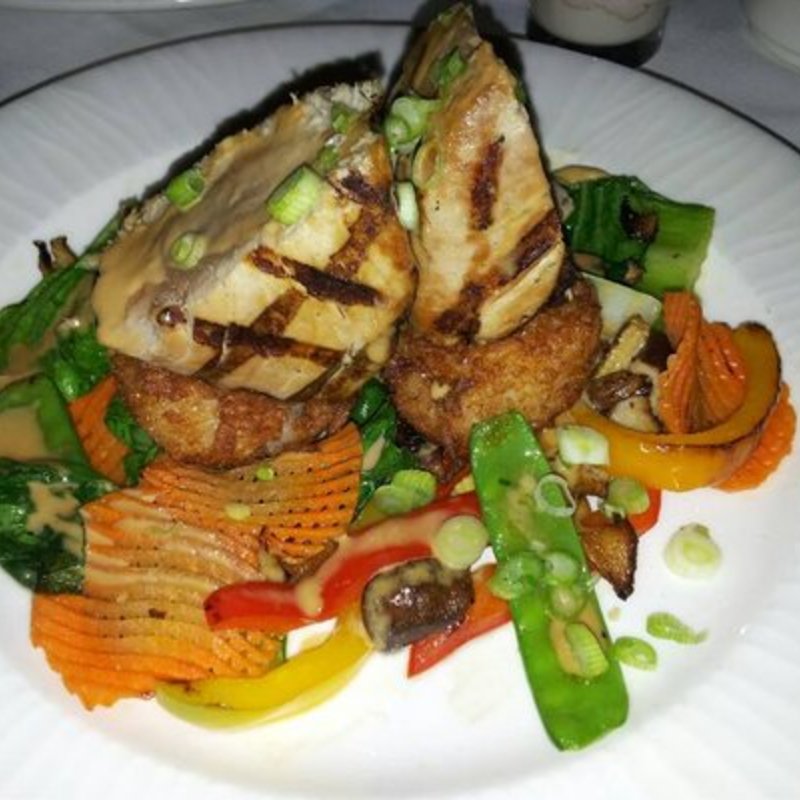 Grilled yellowfin tuna(Aquagrill)