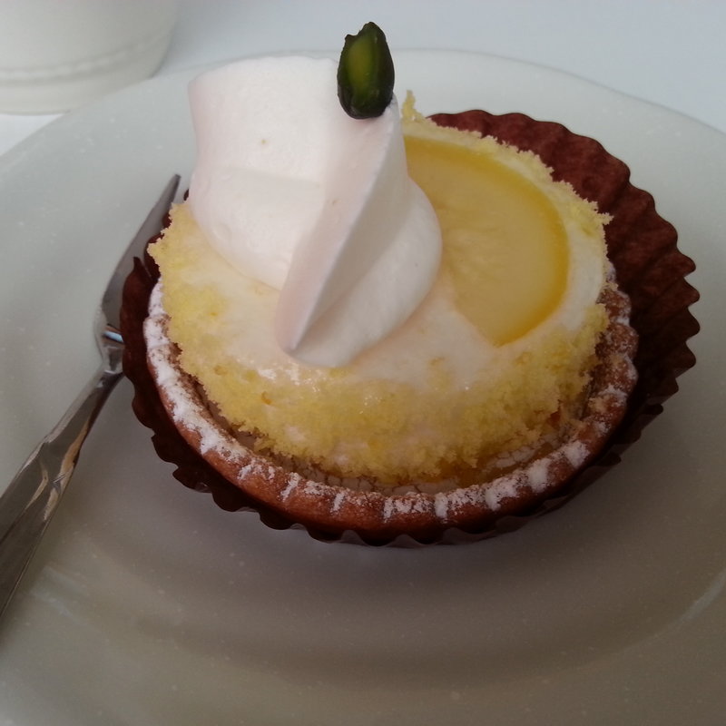 レモンタルト(洋菓子マウンテン)