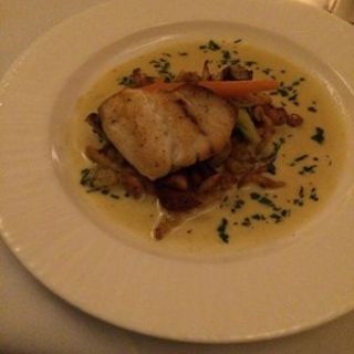 Seared Florida red snapper,crispy herb spatzle, baby carrots, brussel sprouts,roasted sunchokes in a fresh lemon beurre blanc(Aquagrill)