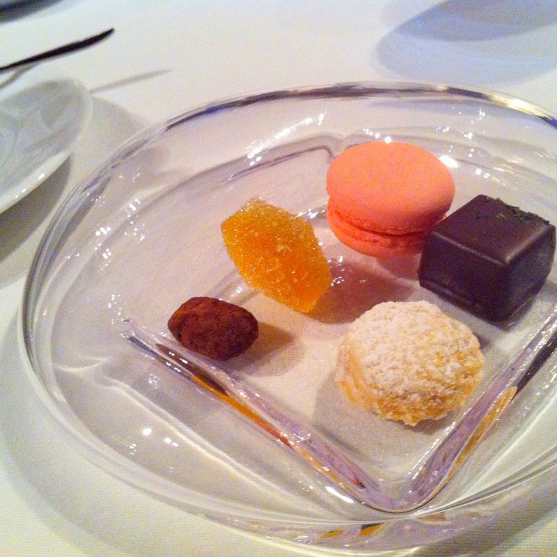 小さなデザート盛合せ(ラリアンス)