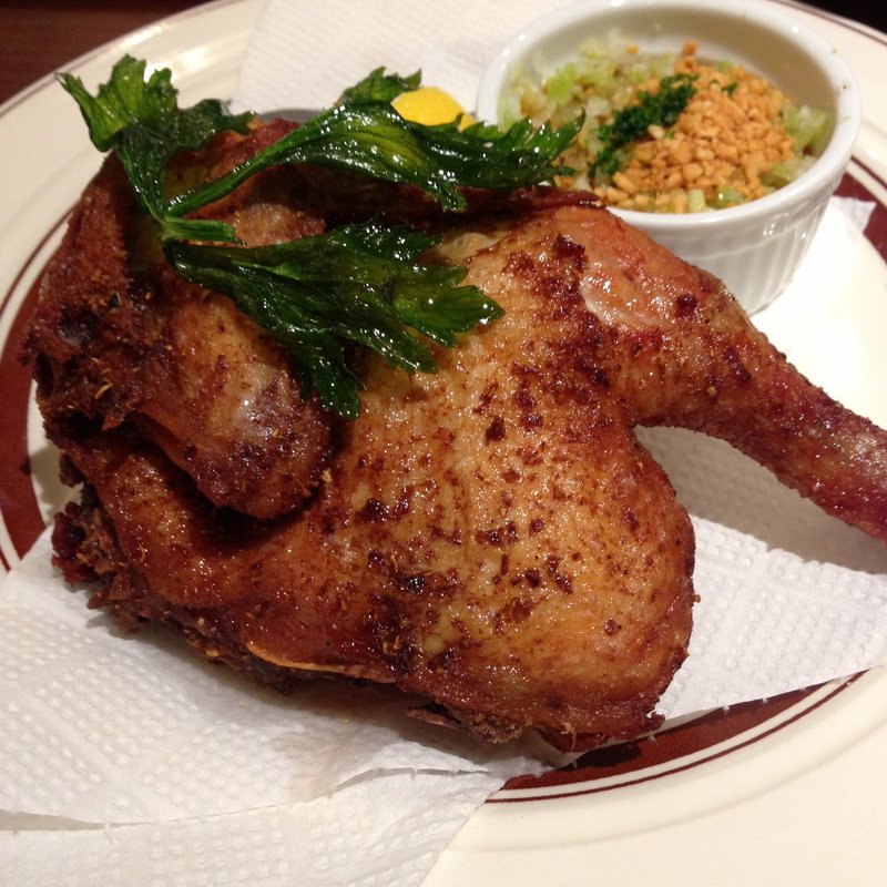 フランス産若鶏の唐揚げ(旅する子ブタ 東京駅グランルーフフロント店)