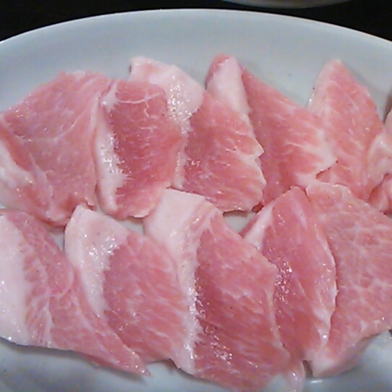 豚トロ(昭和の焼肉家さん ﾌﾞｩとﾓｫ)