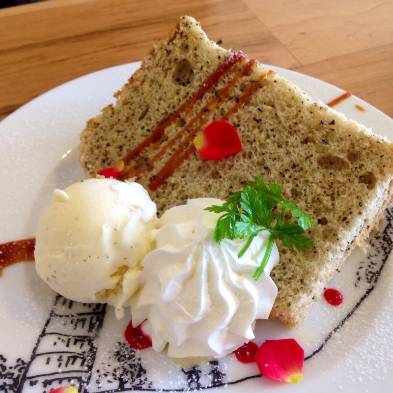 紅茶のシフォンケーキ(Bistro Futatsuboshi （ビストロフタツボシ）)