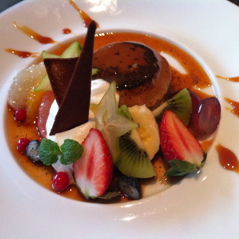 エスプレッソ風味の黒糖プリン アラモード仕立て(ＣＬＡＳＫＡキオク（ＫＩＯＫＵＨ）)