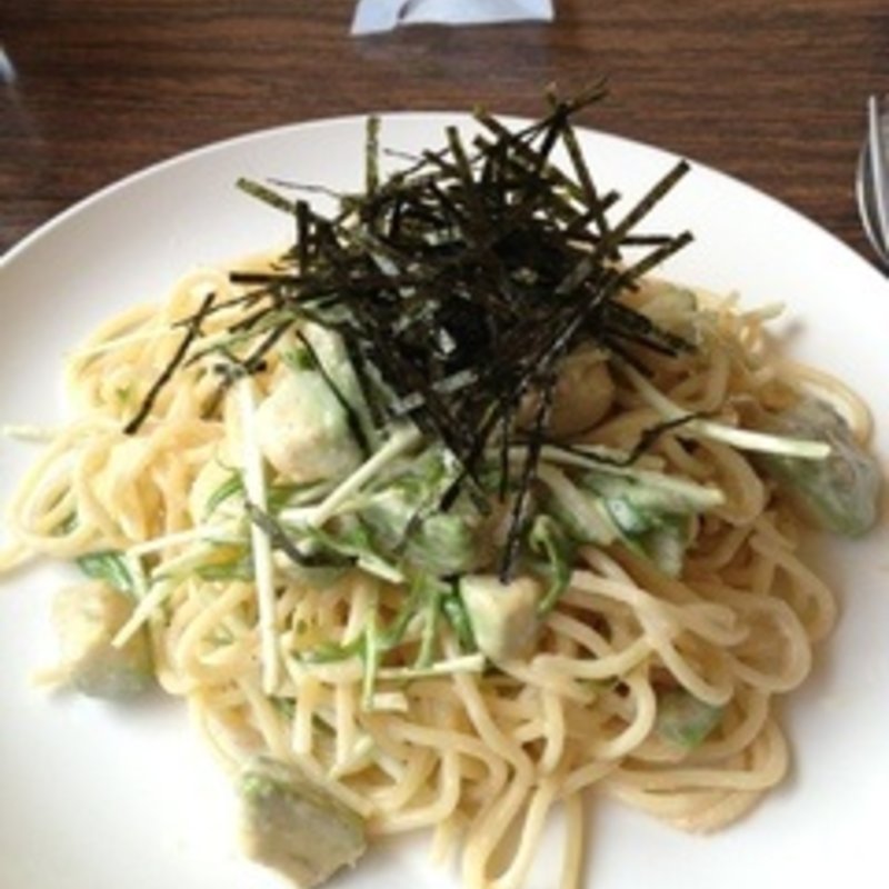 明太子とアボカドのパスタ(kate coffee)