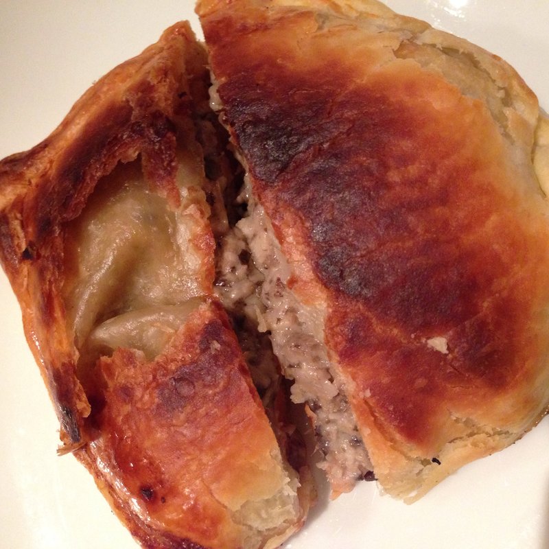 サーモンとキノコのパイ包み焼き(ヌーボラ)