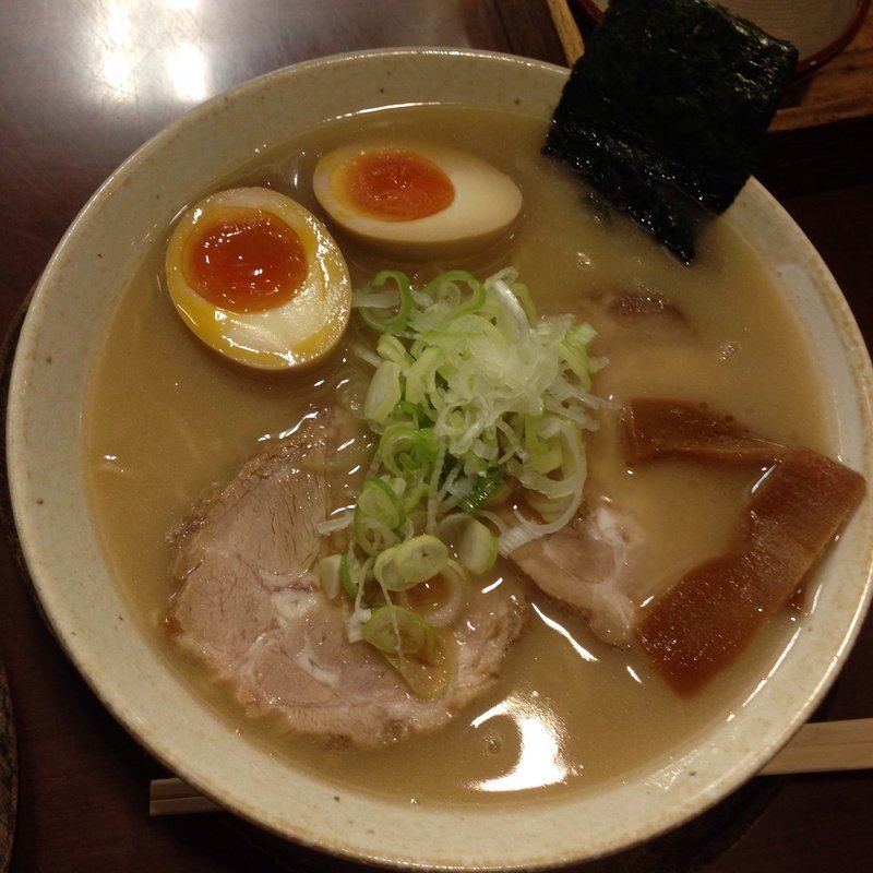 特性しょうゆらーめん(らーめん三吉)