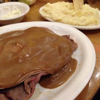 Open Face Roast Beef Sandwich with a side of mashed potatoes(JUNIOR'S RESTAURANT)