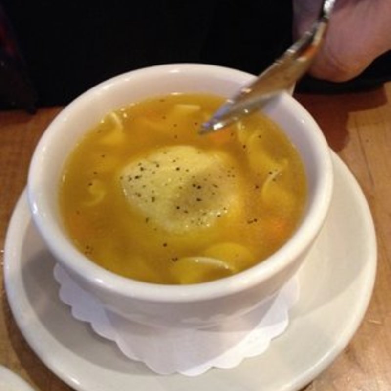 Matzoh Ball Soup(JUNIOR'S RESTAURANT)