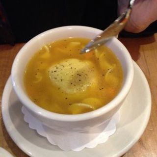 Matzoh Ball Soup(JUNIOR'S RESTAURANT)