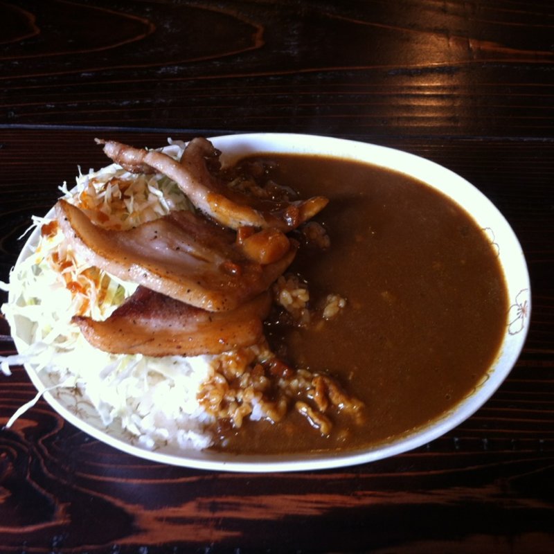 黒豚のせカレー(黒てつ屋)