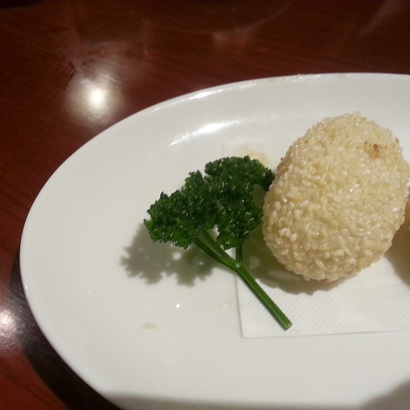 カシューナッツ餡のゴマ揚げ団子(XI'AN 銀座店 （シーアン）)