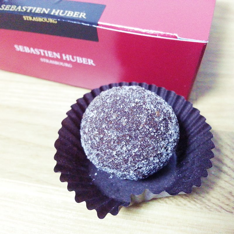 ボンボン・オ・ショコラ　トリュフ・ポワール・キャラメル(セバスチャン・ユベール代官山本店)