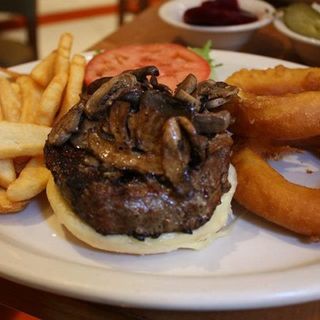 Mushroom cheeseburger(JUNIOR'S RESTAURANT)