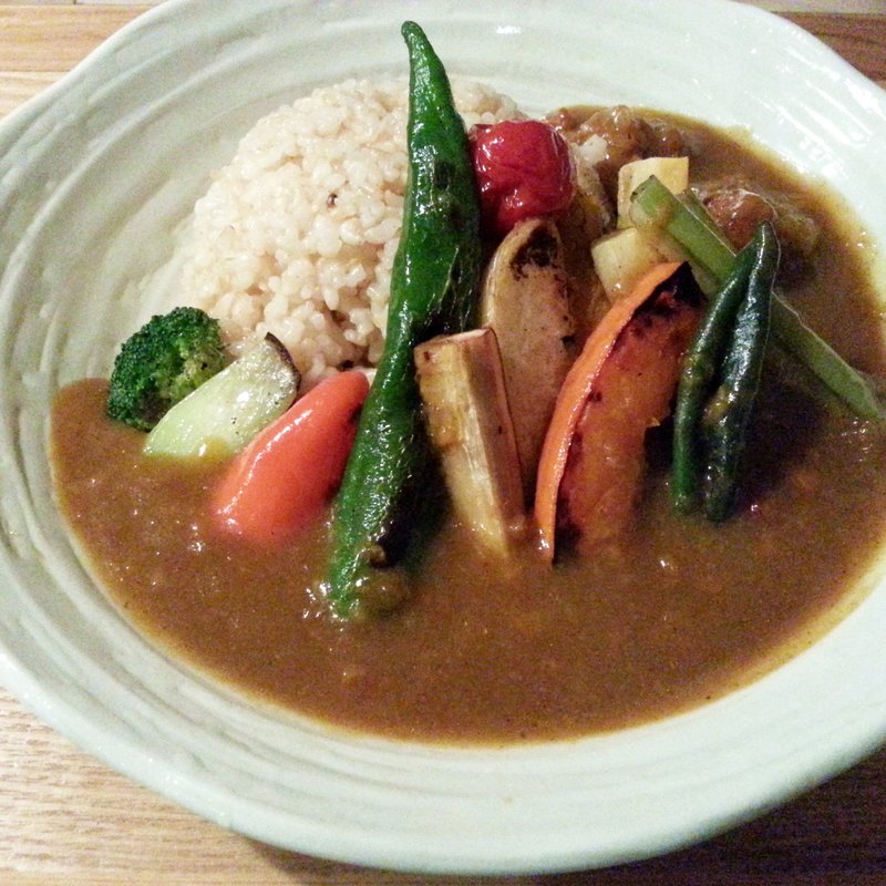 野菜ゴロゴロカレー(ハナサカスダイニング)