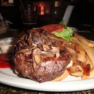 Steakburger & fries(JUNIOR'S RESTAURANT)